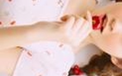 我猛然进入儿媳的身体